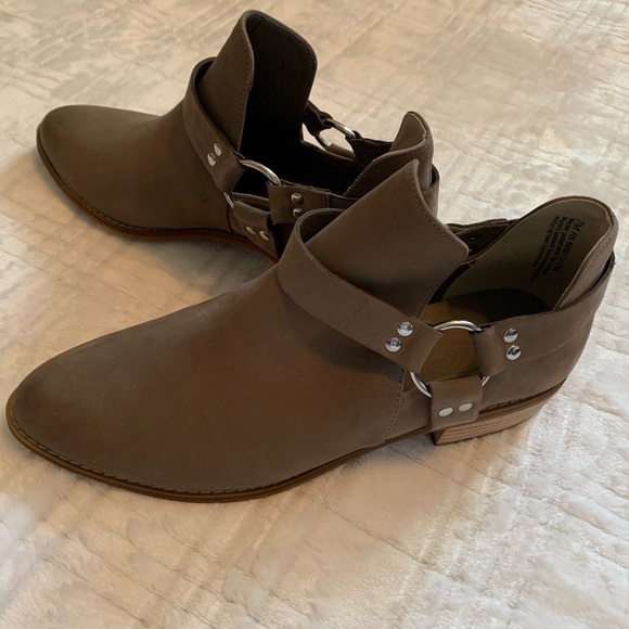 Booties - Picture 2 of 4